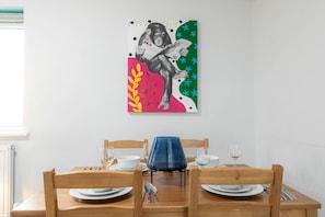 Standard Apartment, 2 Bedrooms | In-room dining - Cosy Apts near Chalk Farm & Camden Mkt (London)