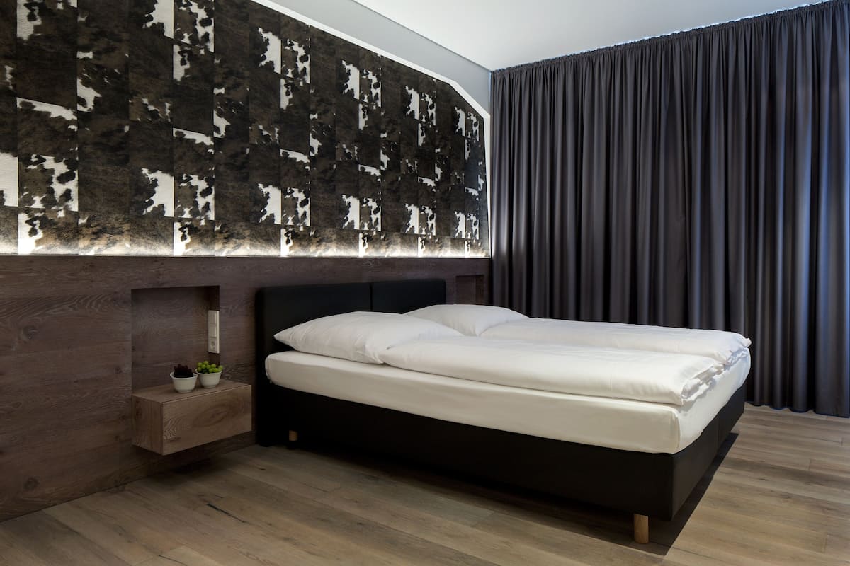 1kg Business Suite | 1 bedroom, hypo-allergenic bedding, minibar, in-room safe