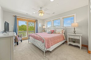 6 bedrooms, iron/ironing board, free WiFi, bed sheets - Aye Corolla: Private Pool, Hot Tub, 550 Ft to Beach (Corolla)