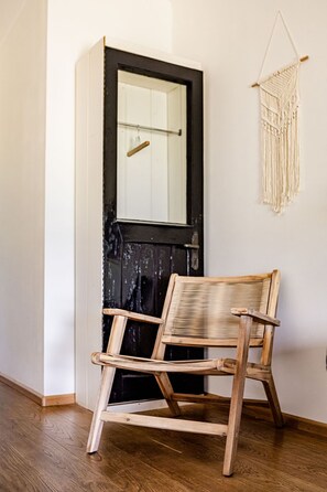 Basic Room, 2 Single Beds | Pillow-top beds, individually decorated, individually furnished - Tiny Parks Cast Away (Zuid-Beijerland)