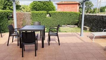 Family House, 2 Bedrooms, Kitchen, Garden View | Terrace/patio