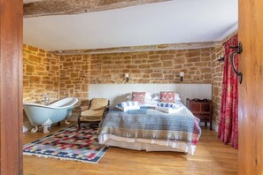 9 chambres, fer et planche à repasser, Wi-Fi gratuit, draps fournis