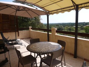 Utomhuspool och uppvärmd pool