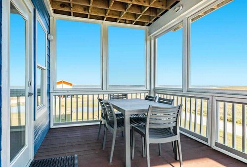 Sandyland Shores - Screened Porch, Intracoastal & Sea Views!