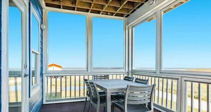 Sandyland Shores - Screened Porch, Intracoastal & Sea Views!