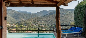 Villa Nemea: typical Sardinian House, saltwater pool, great views