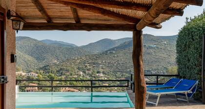 Villa Nemea: casa típica sarda, piscina de agua salada, magníficas vistas