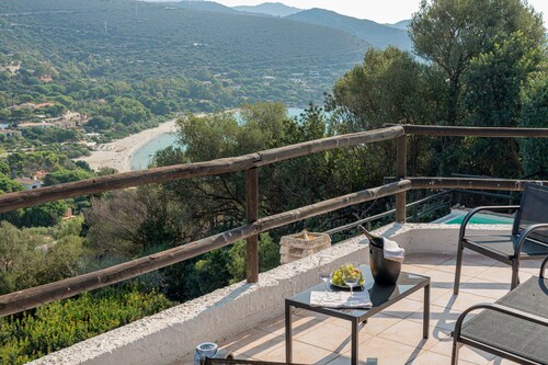 Villa Nemea: typical Sardinian House, saltwater pool, great views