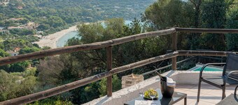 Villa Nemea: typical Sardinian House, saltwater pool, great views