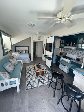 1 غرفة نوم ومكتب ومكواة/لوح كي وواي فاي مجانًا