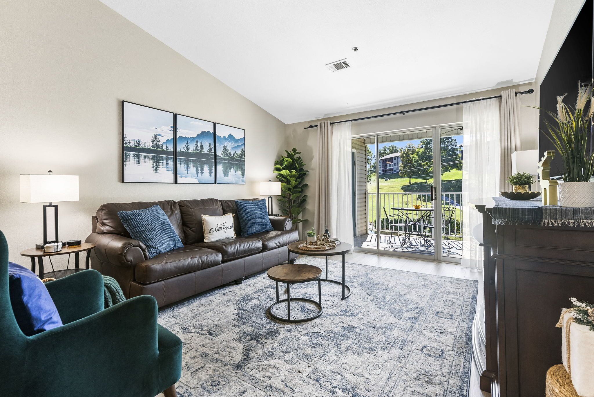 Vansen's Golfshores – NEWLY REMODELED! Inviting, cozy condo!