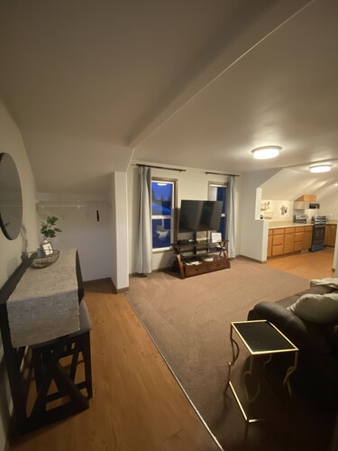 Chehalis upstairs 2 bd 2 bath apartment