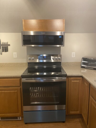 Chehalis upstairs 2 bd 2 bath apartment