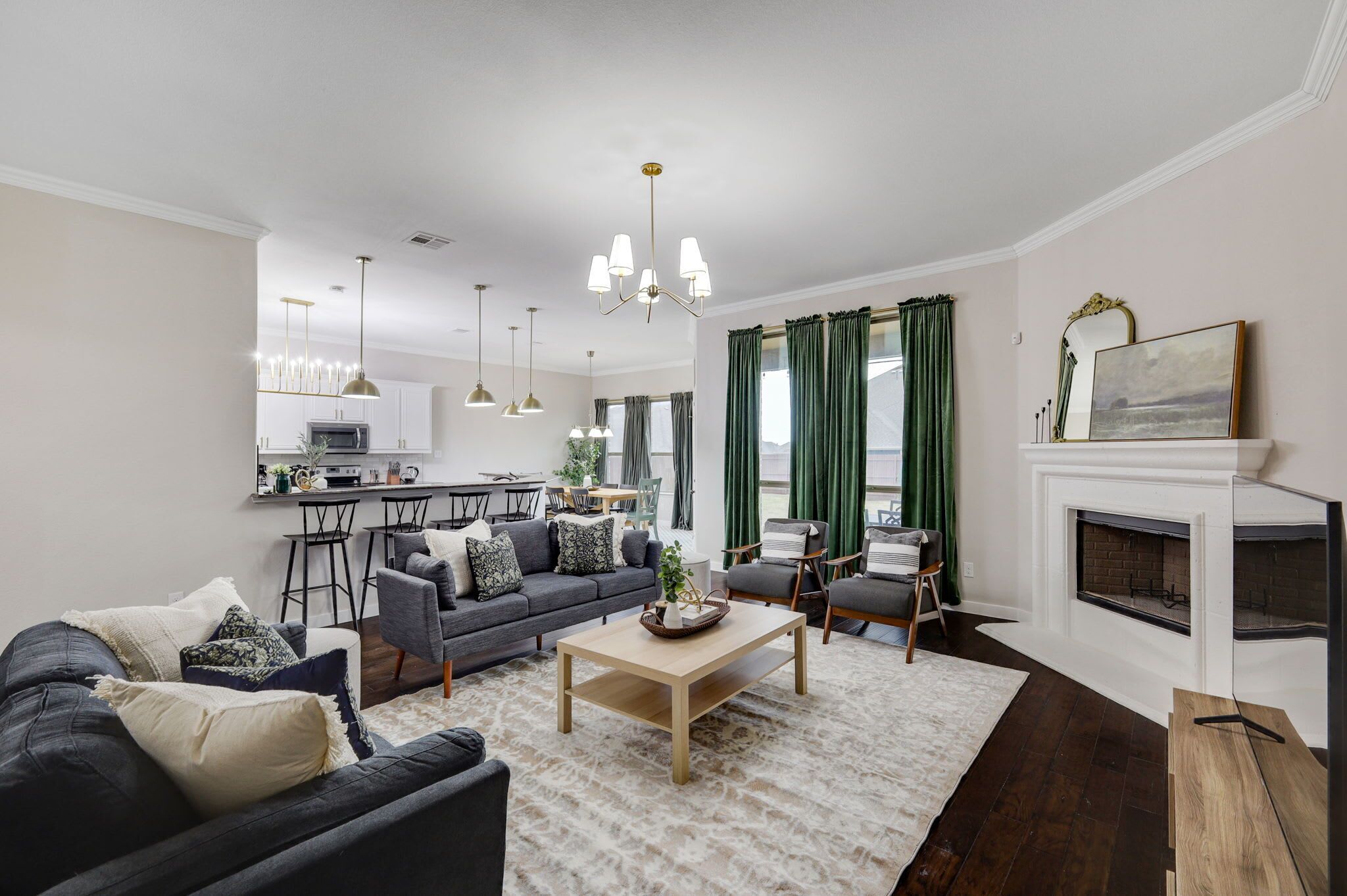 Televisor de pantalla plana, llar de foc i Netflix 