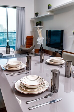 In-room dining - Spacious 2BR apartment with rooftop pool The Bay DT by 360 Vacation (Dubai)
