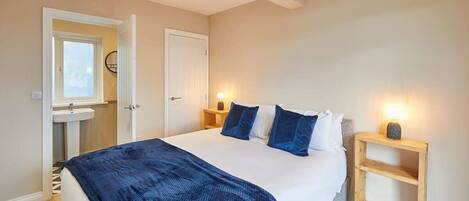 3 Schlafzimmer, Bügeleisen/Bügelbrett, kostenloses WLAN, Bettwäsche