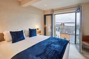 3 bedrooms, iron/ironing board, free WiFi, bed sheets - Host & Stay | Watch House (Scarborough)
