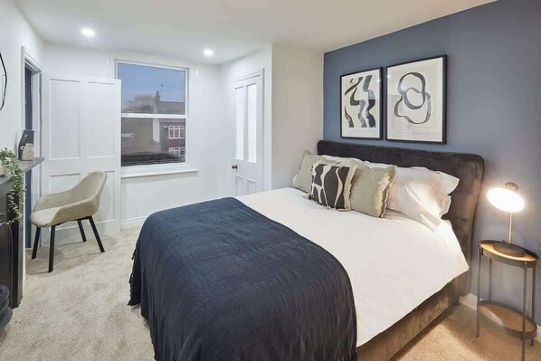 2 bedrooms, desk, iron/ironing board, free WiFi