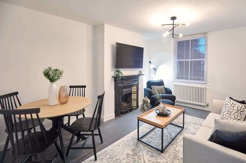 Host & Stay | High Street Cottage