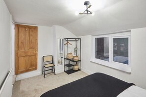 2 Schlafzimmer, Schreibtisch, Bügeleisen/Bügelbrett, kostenloses WLAN