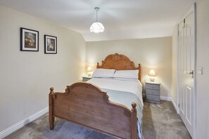 2 bedrooms, iron/ironing board, free WiFi, bed sheets - Host & Stay | Lavender Cottage (Whitby)