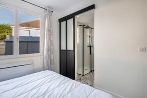 4 عدّة غرف نوم ومكواة/لوح كي وواي فاي مجانًا