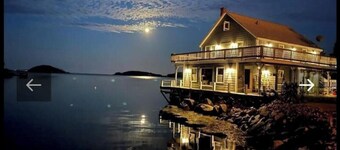 Moonlight Cottage 