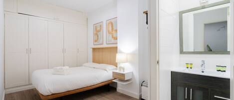 1 bedroom, iron/ironing board, free WiFi, bed sheets