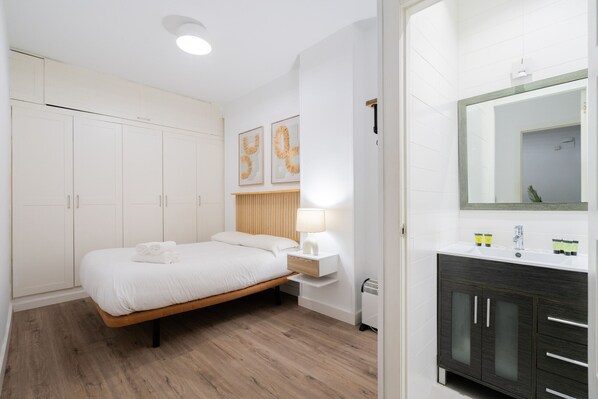 1 camera, ferro/asse da stiro, Wi-Fi gratuito, lenzuola