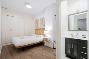 1 chambre, fer et planche Ă repasser, Wi-Fi gratuit, draps fournis