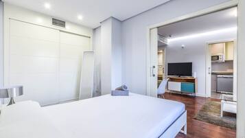 1 slaapkamer, een strijkplank/strijkijzer, gratis wifi, beddengoed