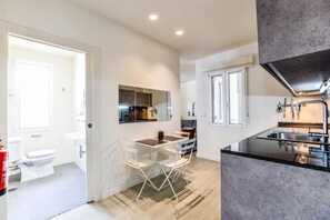 Bruser, hårtørrer, håndklæder