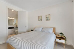 3 bedrooms, iron/ironing board, WiFi, wheelchair access