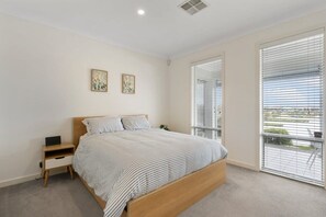 3 bedrooms, iron/ironing board, WiFi, wheelchair access