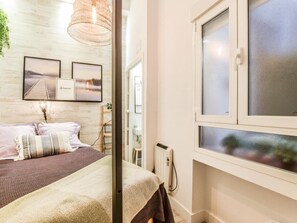 1 bedroom, iron/ironing board, free WiFi, bed sheets