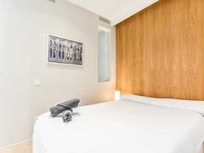 1 soverom, strykejern/-brett, wi-fi (inkludert) og sengetøy