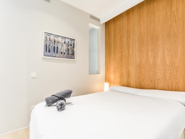 1 chambre, fer et planche Ă repasser, Wi-Fi gratuit, draps fournis