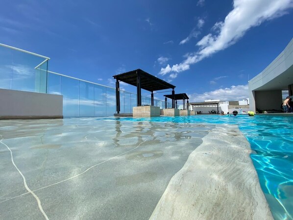 Piscine extérieure, piscine chauffée