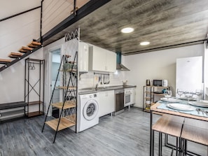 Fridge, microwave, oven, dishwasher