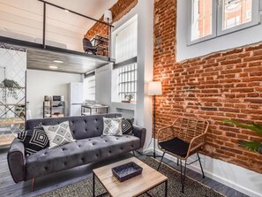 TV - LOFTS BUSINESS BERNABÉU 1  DE ALQUILER TEMPORAL (Madrid)