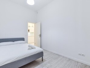 2 chambres, fer et planche à repasser, Wi-Fi gratuit, draps fournis