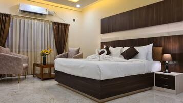 Premium Room | In-room safe, iron/ironing board, free WiFi