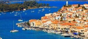 Marina - Island House (POROS)