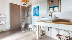 Shower, hair dryer, towels - Luxury Villa Lusa with a swimming pool (Bajcici)