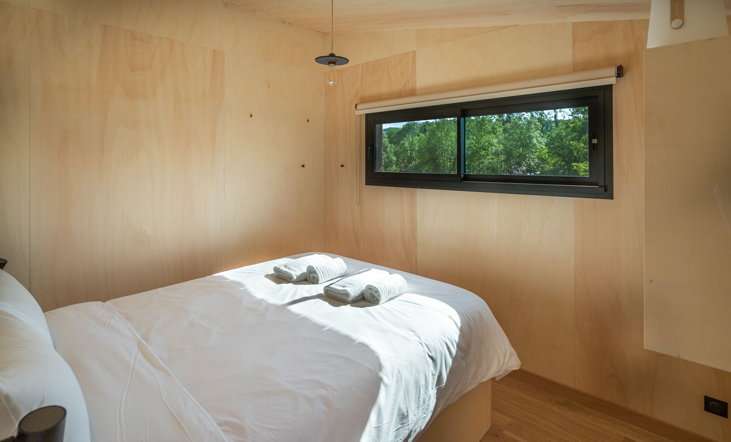 1 slaapkamer, een strijkplank/strijkijzer, gratis wifi, beddengoed