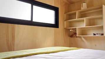 1 slaapkamer, een strijkplank/strijkijzer, gratis wifi, beddengoed