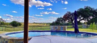 Custom 3 bedroom ranch in beautiful hill country