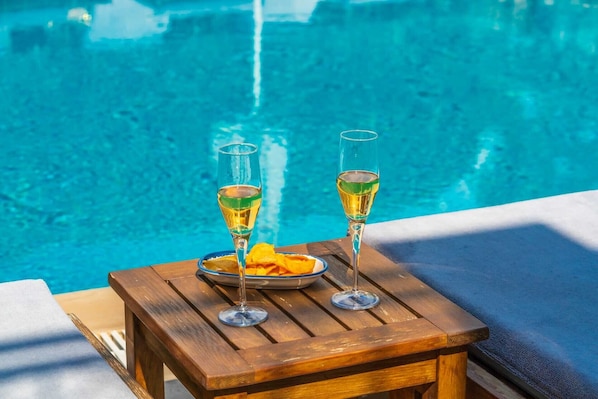 Outdoor pool, sun loungers