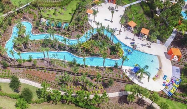 室外游泳池，恒温泳池