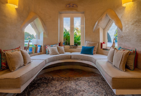 Interior - Romantic holiday Suite, The Nutcracker, Spa & pool, Cerrado das Fontainhas. (Tapada do Vale de Lobos - Sintra)